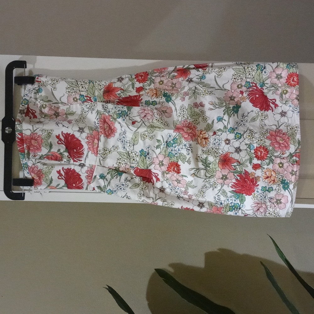 Floral strapless dress